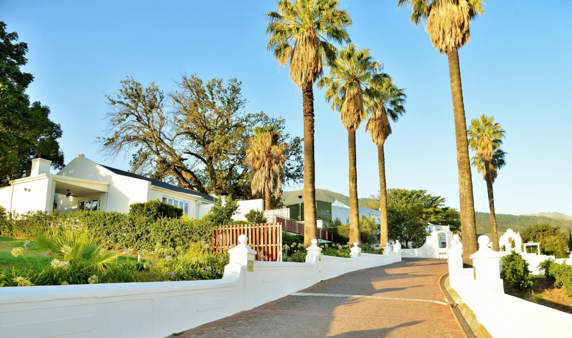 The Coach House At Val Du Charron Hotel Wellington Exterior photo