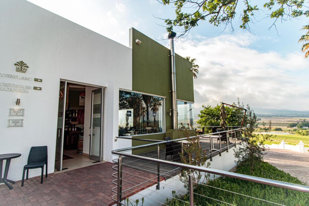 The Coach House At Val Du Charron Hotel Wellington Exterior photo